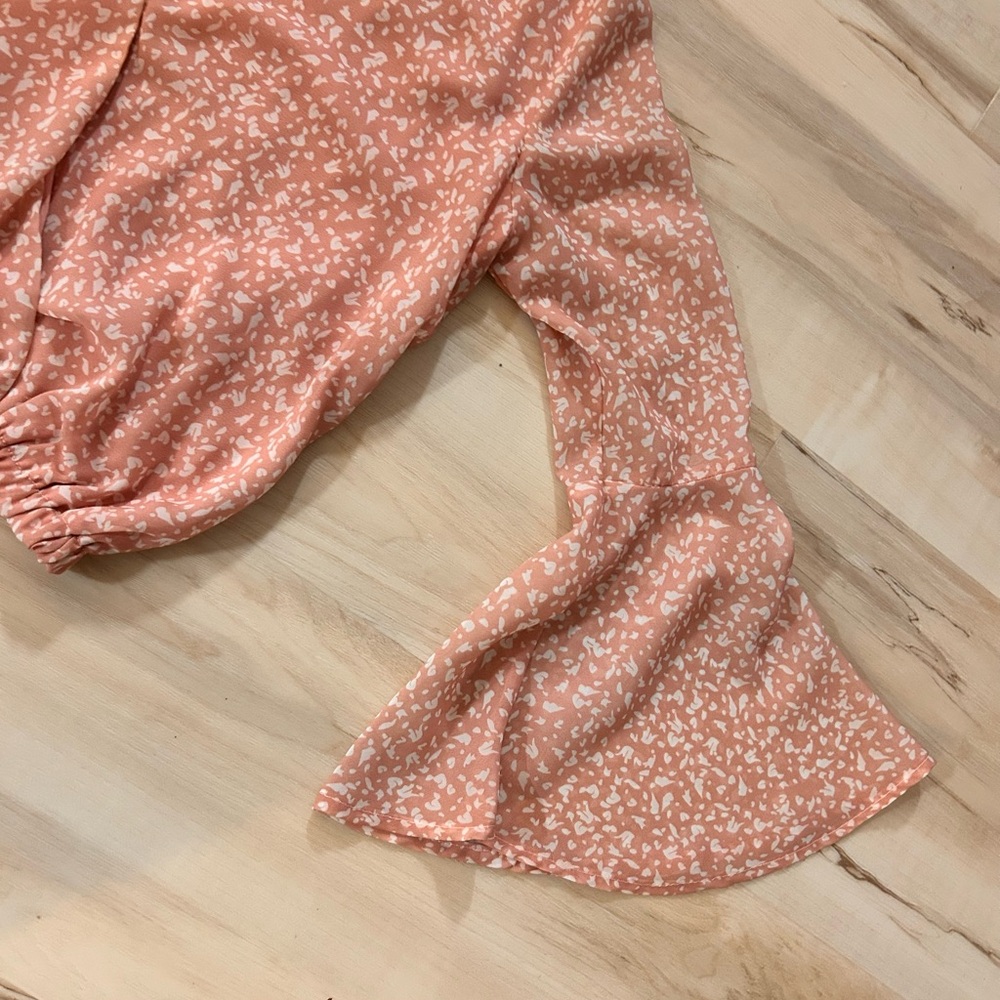 Sage The Label XS Blush Pink Floral Wrap Crop Top Bell Sleeve Boho - Picture 4 of 12